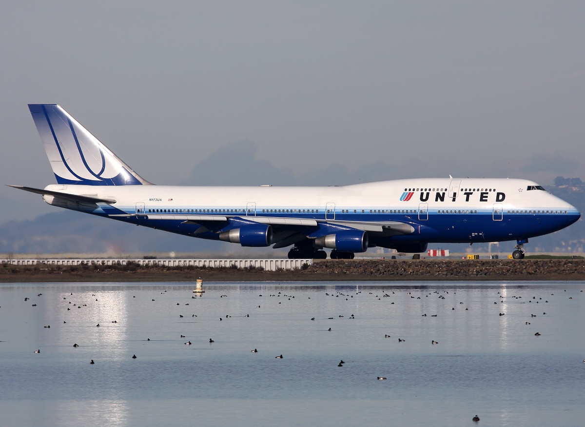 A8 Boeing 747-422, United Airlines