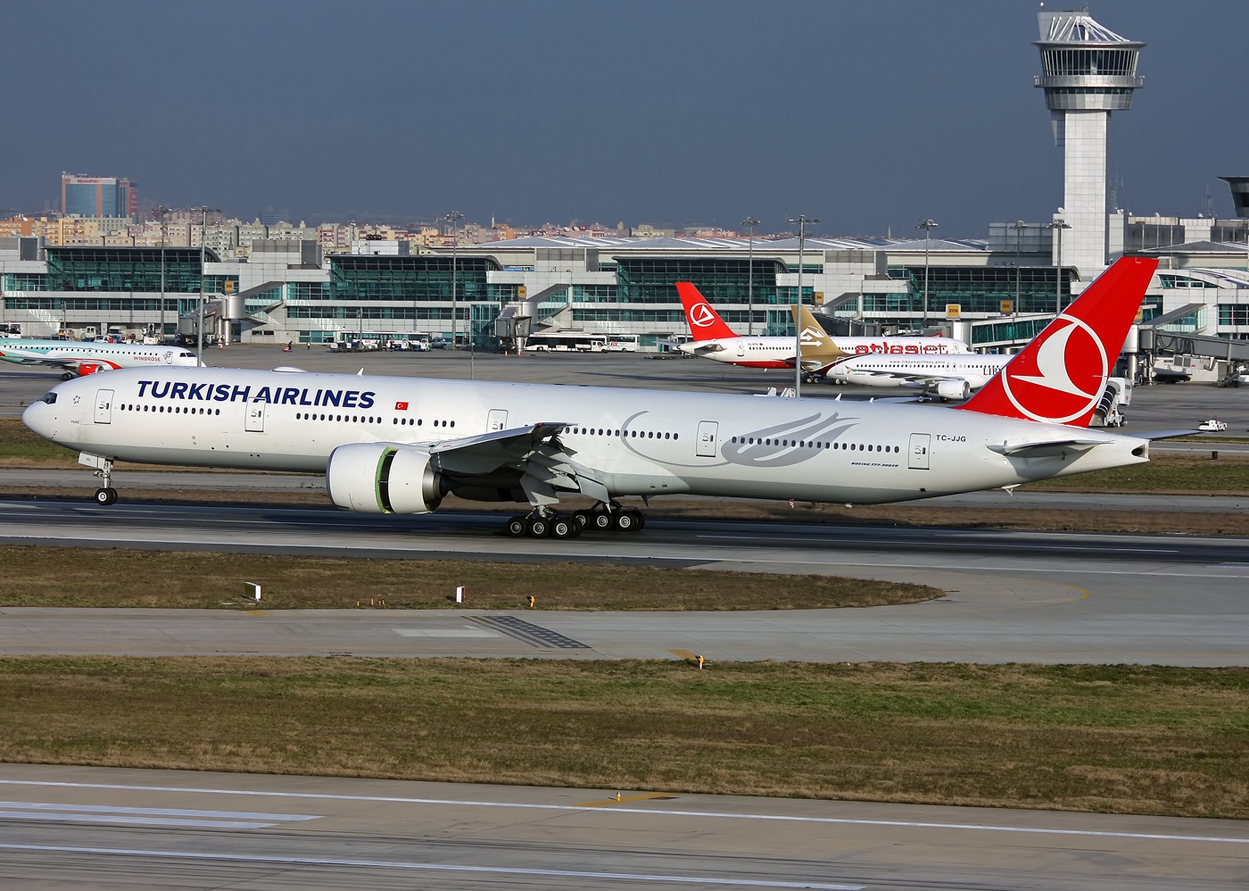 A8 Boeing 777-3F2(ER), Turkish Airlines