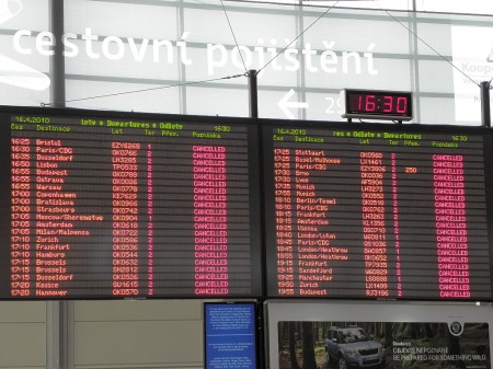 Pražské letiště Ruzyně - všechny odlety a přílety jsou 16. dubna zrušeny